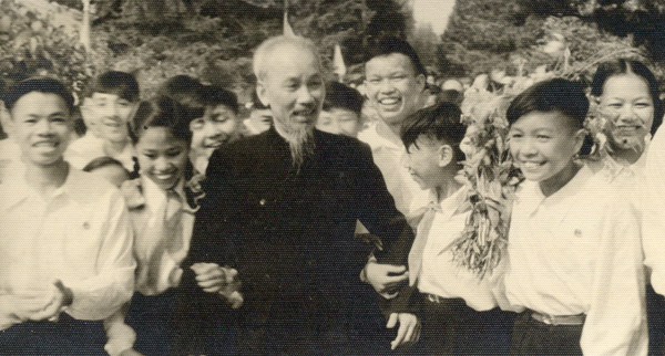 le communisme, jeunesse du monde